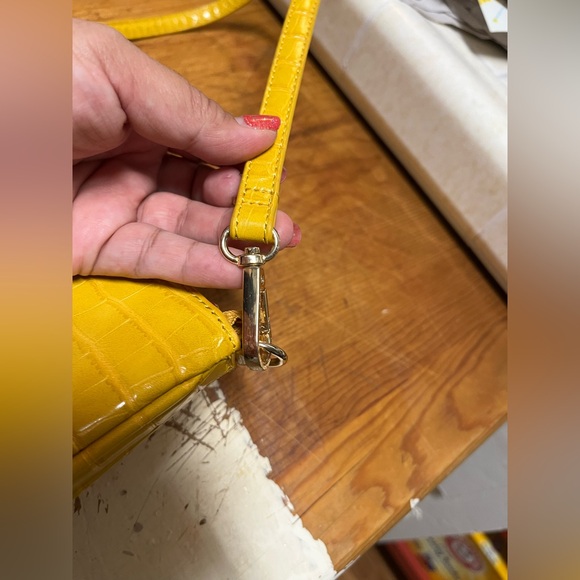 Forever 21 Yellow Croc-Embossed Women's Bag NWOT - Picture 9 of 11